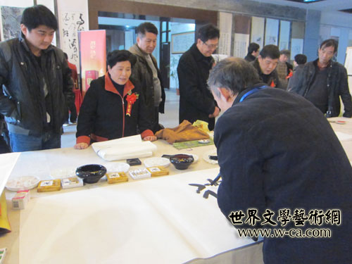 点击新窗口打开大图