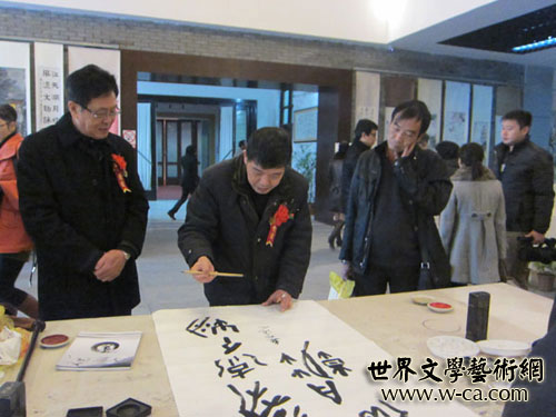 点击新窗口打开大图